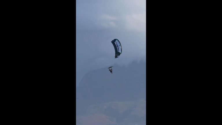 Epic Kiteboarding Action: @angelybouillot Loops with XR8 & Fusion 6 in Cape Town!