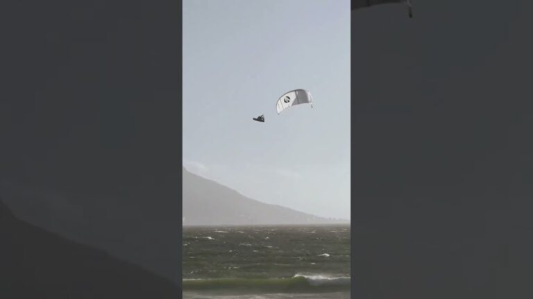 Maybe the sickest contraloop Stino has ever done? 19.2 meters high according to @the_surfr_app