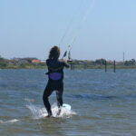 Kitesurfing Technique - Beach Start a Strapless Surfboard