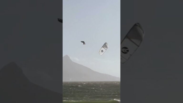 Maybe the sickest contraloop Stino has ever done? #letskitesurf #megaloop #sunset #explore #push