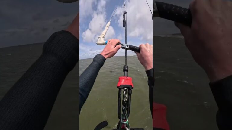 When you forget your kite @prolimithq @the_surfr_app @thewindgames.app #kitesurfing #fun #kite #fly