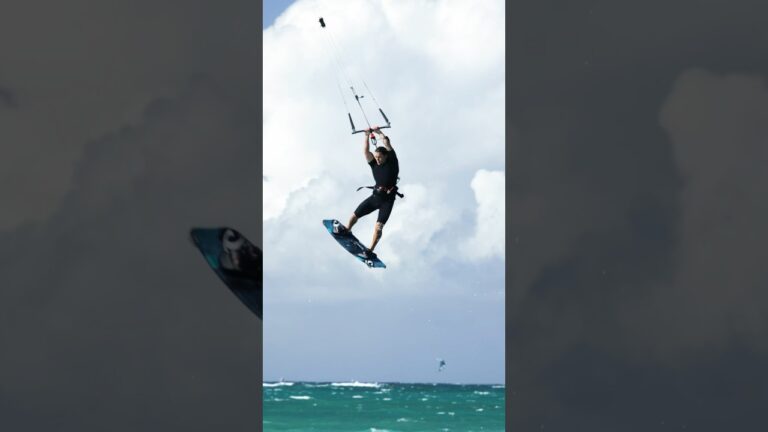 If one is good, two is better - double handle pass at Kitebeach, Maui.