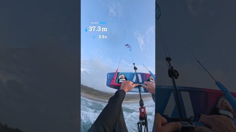 Biggest jump of the world on the Twintip 37.3 meter @woosports @harlemkitesurfing