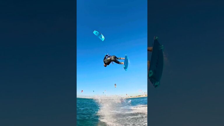 Follow cam in Cape Town! Epic session with Max Tullet #courtintheact #freeride #kiteboarding
