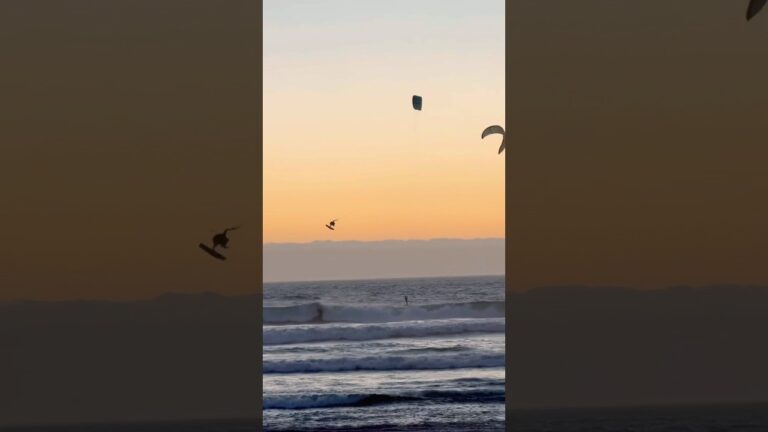Cape Town Sunset! #courtintheact #kiteboarding #capetown #freeride #kitesurf #watersport