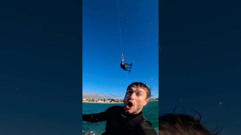 Close call, epic shred with @maxtullett2406 #pov #kiteboarding #bigair #capetown #courtintheact