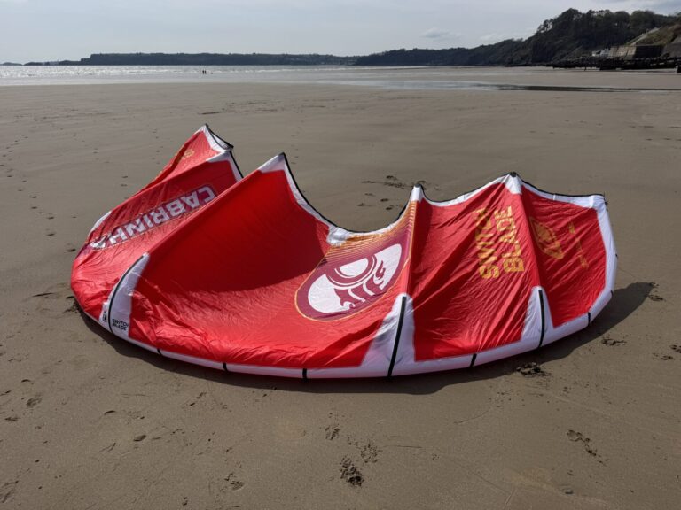 Kitesurfing Reviews - Cabrinha Switchblade Apex 10m 2026