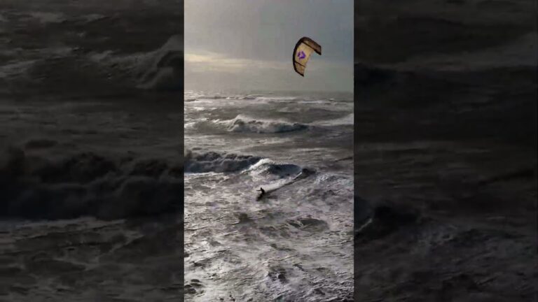 Those winter waves! Epic sessions this season on the @DUOTONEKiteboarding #NeoSLS #courtintheact