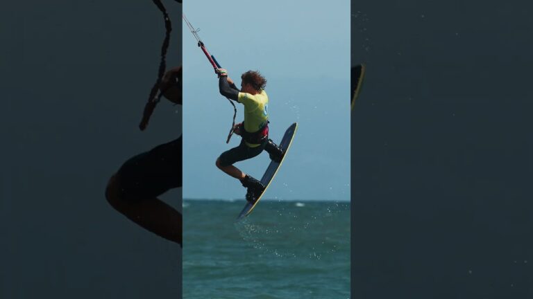 First-ever semi-fin for Leo! #gka #gkafreestyle #kiteboarding #mexico