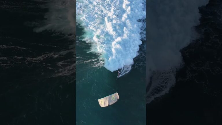 James hitting the waves like a legit legend!#capeverde #kitesurfing #gkakiteworldtour #gkakitesurf